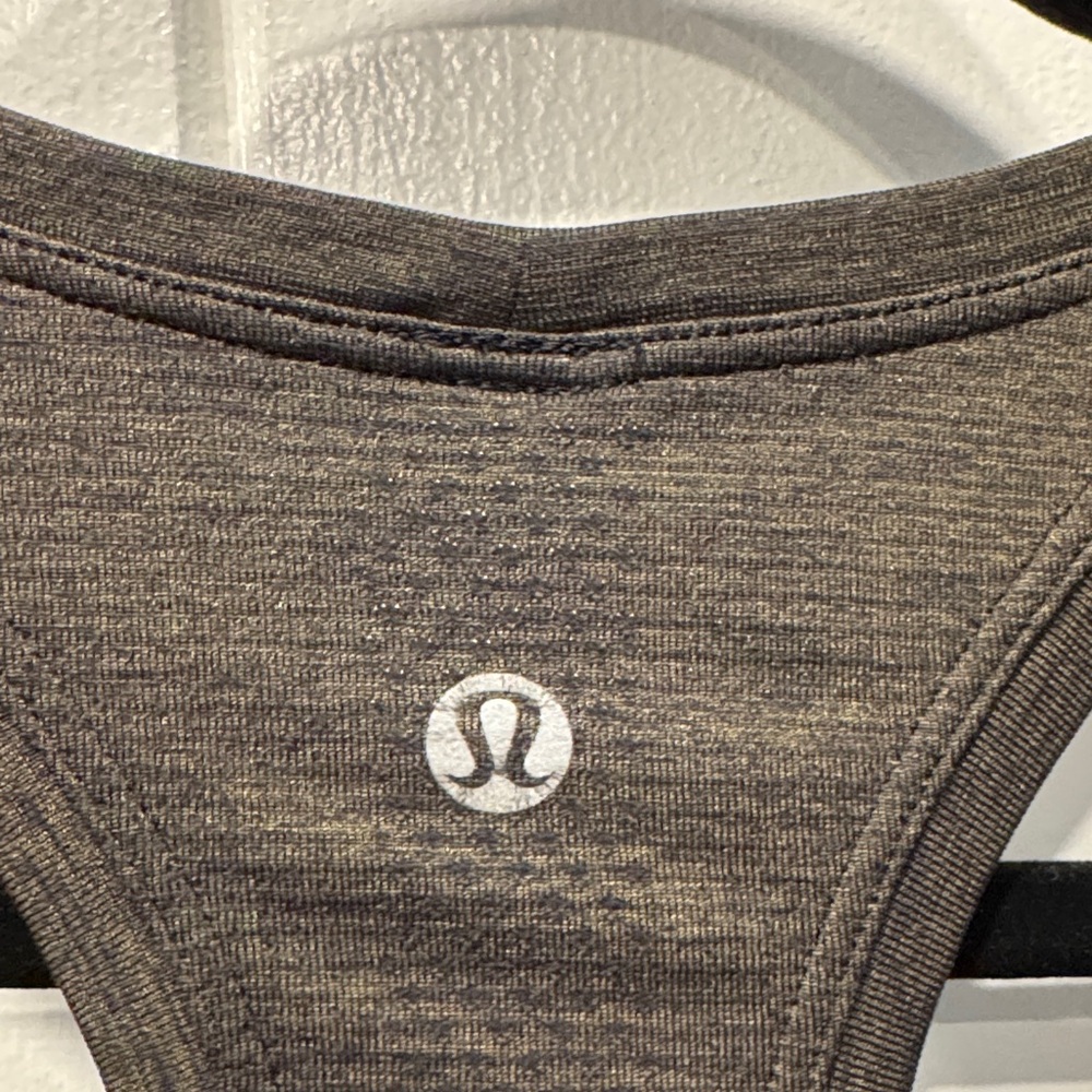 lululemon athletica Swiftly Tech Racerback   ~ Size 6 - Picture 2 of 5